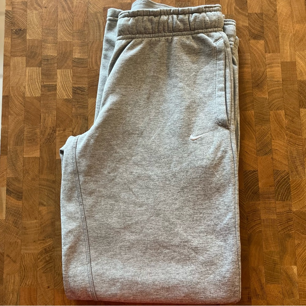 Women’s Gray Thermafit Nike Sweatpants
